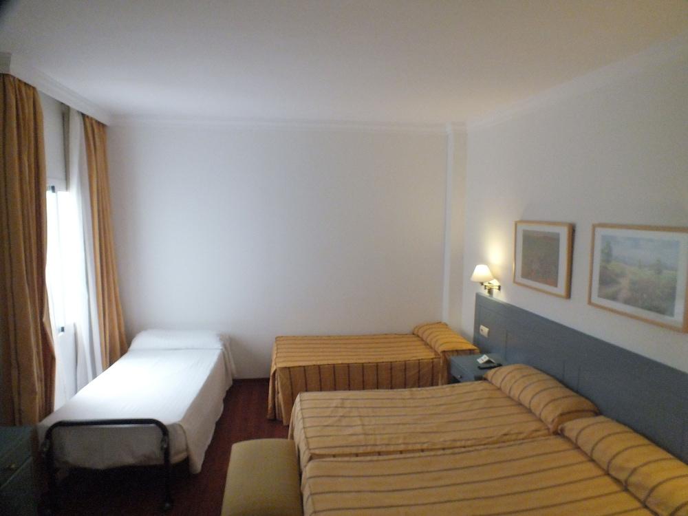 Urban Costa Hotel