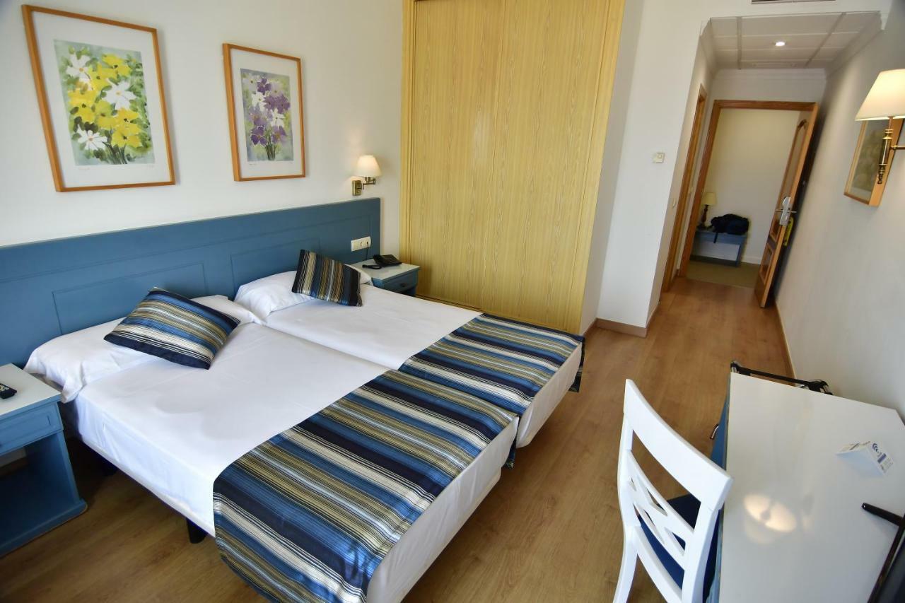 Urban Costa 4*